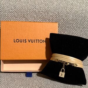 Louis Vuitton Patent Commit wrap bracelet Beige with Gold Lock Charm